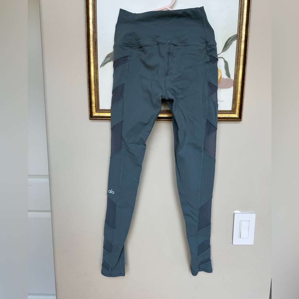 Alo 7/8 length leggings